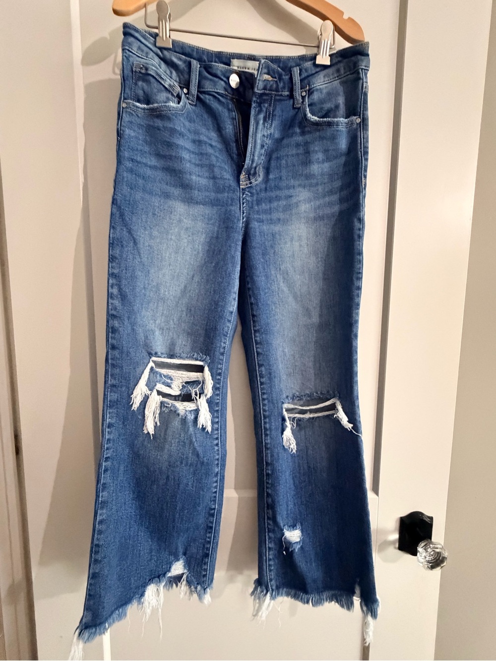 Distressed Cropped Blue Women's Jeans with Raw Hem